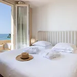 Royalmar كانيو سور مير